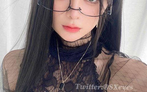 眼酱大魔王在线套图分享,绝美的办公小姐姐超好看!