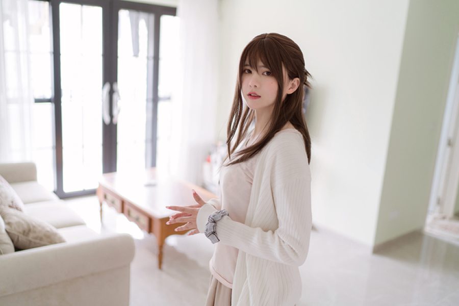 眼酱大魔王w-cos系列瑜伽服图片作品合集下载，眼酱大魔王w退圈了吗？