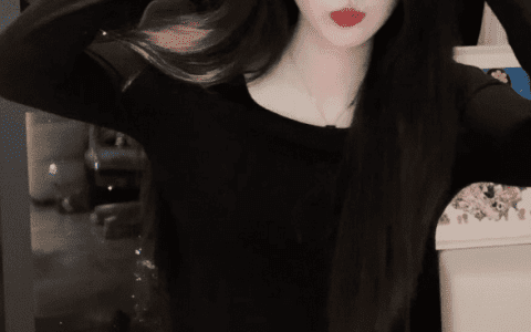 斗鱼小苏菲去哪直播了，小苏菲新平台试播劈叉，大哥豪刷嘉年华！