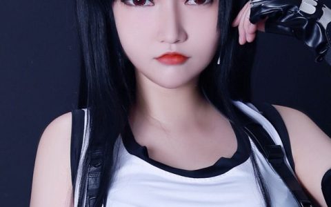 Potato Godzilla cos变身《最终幻想 VII》中的蒂法,活力四射