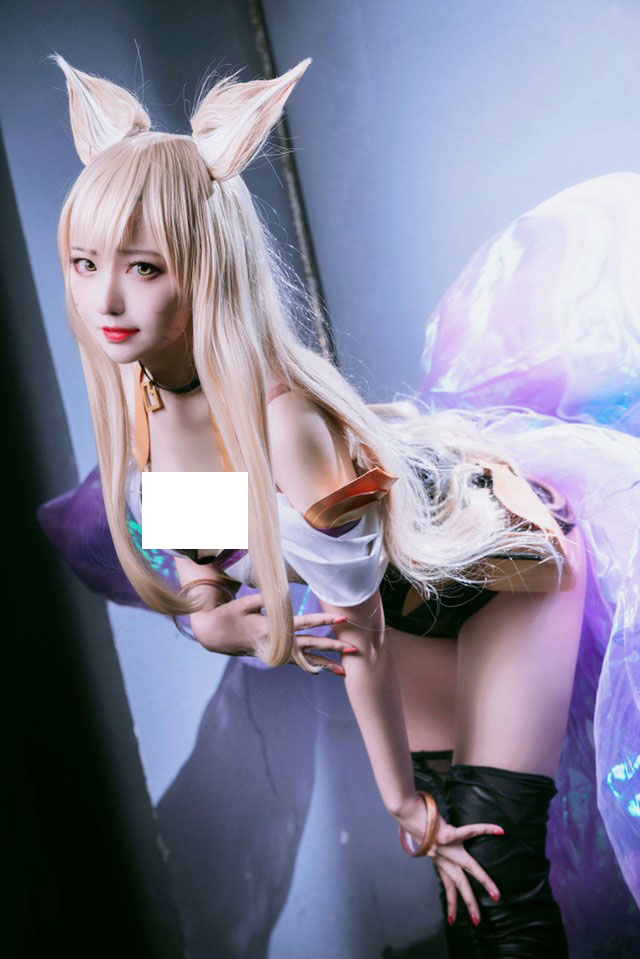 Shika小鹿鹿在《英雄联盟》里COS阿狸