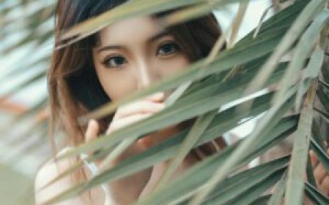 桃宅阿良为纯真可爱与魅力并存的软妹子