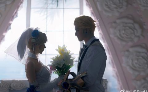 《英雄联盟》小柔SeeU和W小小白W的“水晶玫瑰”情侣cosplay