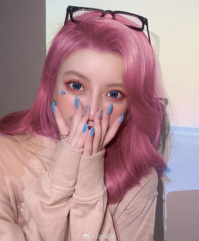 coser@Zoe赶紧在《英雄联盟》化身“星籁歌姬”萨勒芬妮