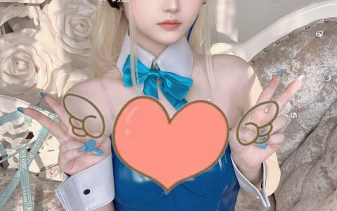 -屿鱼cos《蔚蓝档案》飞鸟马时,展现风情万种的兔女郎魅力