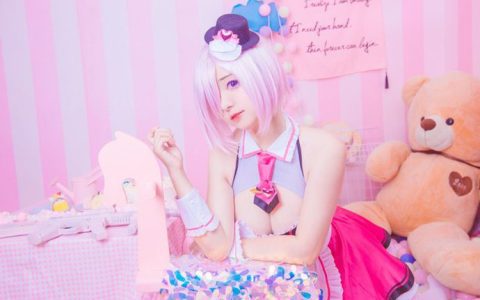 斯文文文文在《Fate/Grand Order》COSPLAY化身性感迷人的玛修