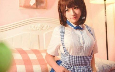 是本末末在《星期一的丰满》中COSPLAY性感迷人的小爱