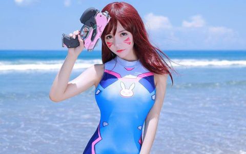 猫尼_Neko在《守望先锋》中cos化身“比基尼版”宋哈娜D.Va