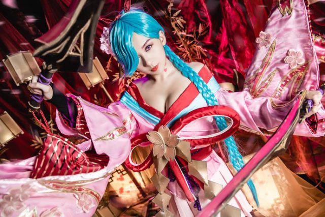 coser@Athena在游戏《传说对决》化身“龙影忍者”爱里Airi