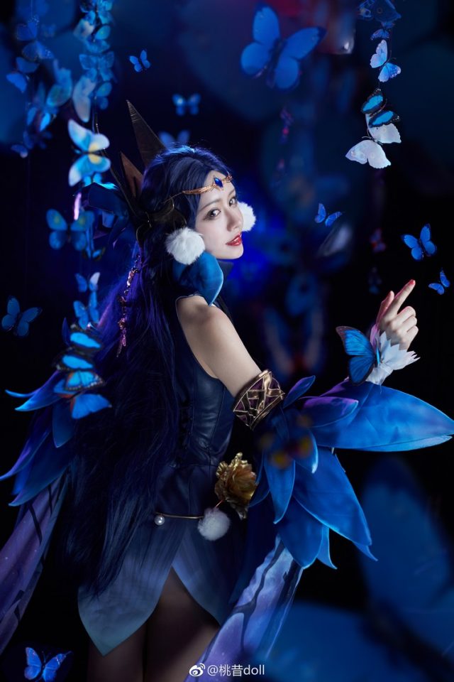 女coser@桃昔doll在游戏《王者荣耀》中化身“绝世舞姬”貂蝉