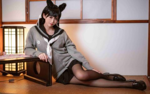 鳗鱼霏儿_碧蓝航线·爱宕校服cosplay作品图集 [14P-578MB]