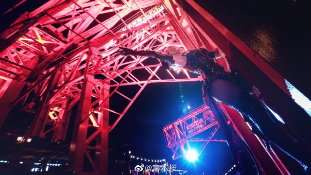 宮本桜cos《明日方舟》W，展现狙击魅影的酷帅迷人