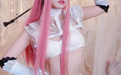 伊喵_Master cosplay《Fate/Grand Order》女王梅芙,诠释女王的性感与可爱