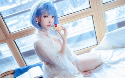 宮本桜cos《碧蓝航线》恰巴耶夫,性感美丽的白骑兵假日