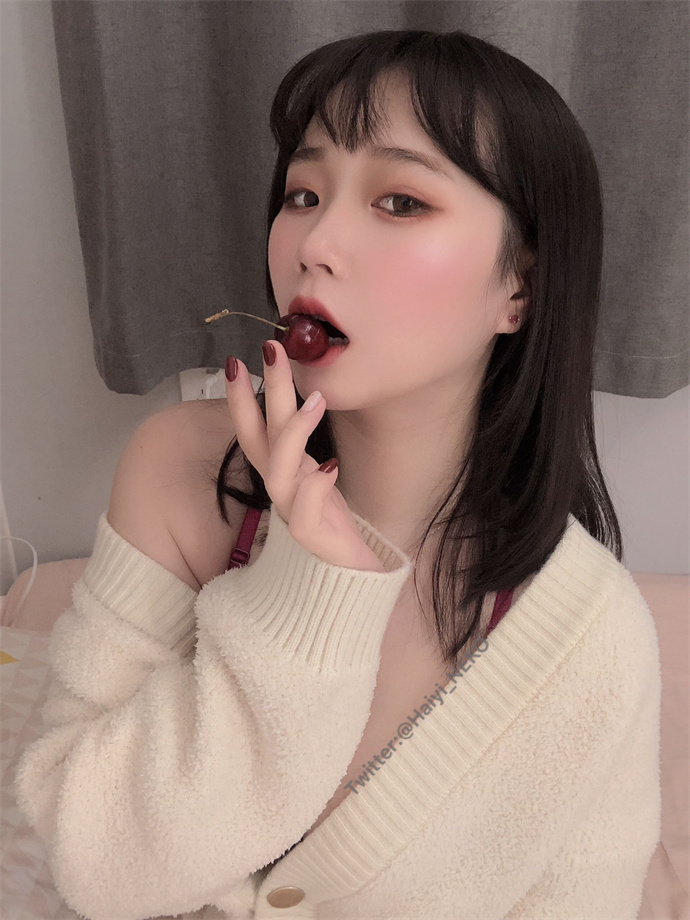 是一只废喵了COSER推特免费直播图片资源