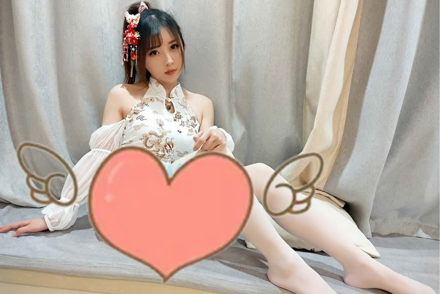 最新小女巫露娜舔耳及全套定制视频写真