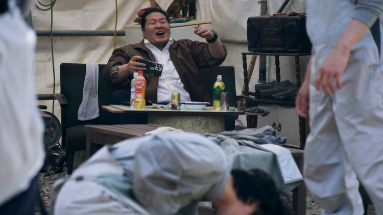 Netflix《夜雾村庄》无法逃离的体制与宿命-1
