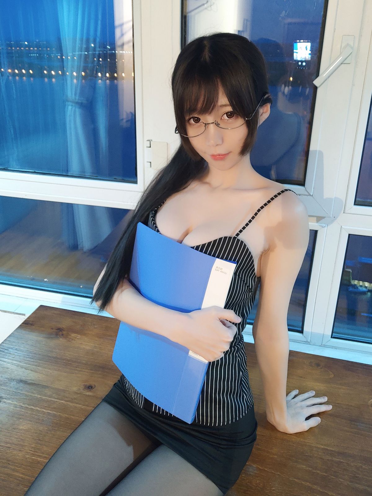 Nagisa魔物喵，风格奔放的东北女孩