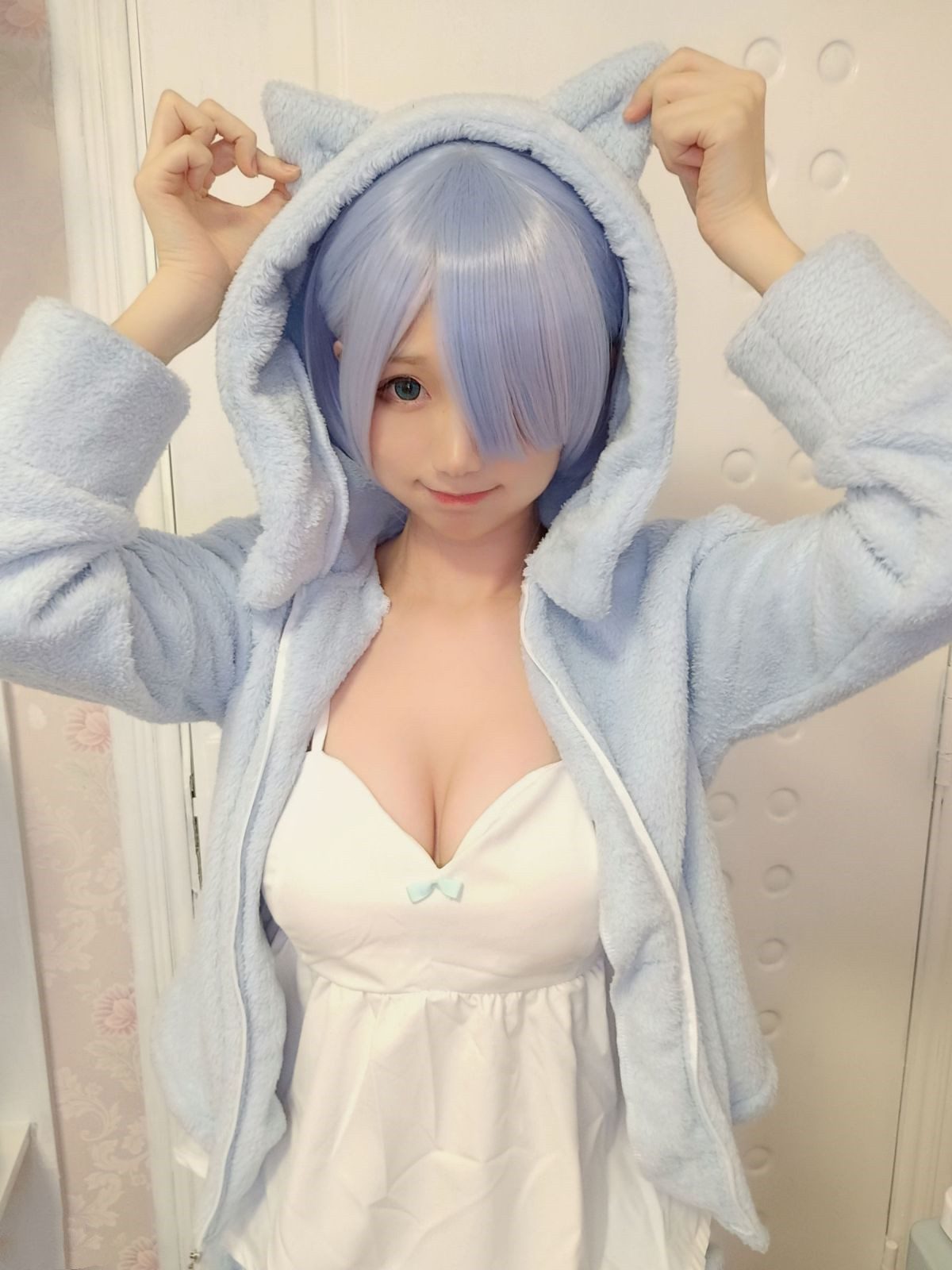 Nagisa魔物喵，风格奔放的东北女孩