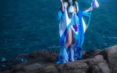 _Azusaa_在《阴阳师》中COSPLAY化身美丽的“占卜师”八百比丘尼
