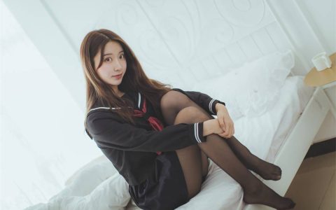 黑川cosJK唤醒青春少女的甜美魅力与校园时光