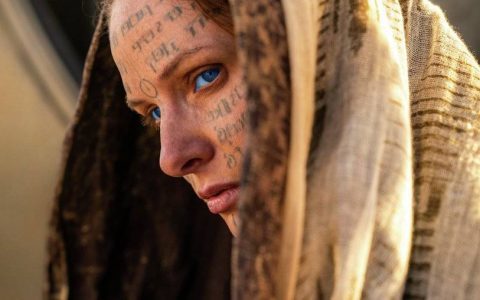 「沙丘:第二部」超强预告震撼来袭!保罗亚崔迪骑上巨大沙虫,成为新领袖!