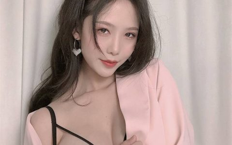 抖娘利世粉色西装完整版,完美展现少女气息!