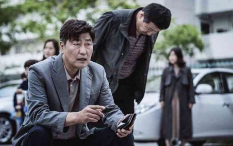 《紧急迫降》惊人的年度灾难鉅作,精彩刺激又深入人心