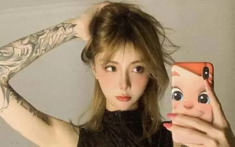 抖音千万粉丝女网红”是阿朱呀”泰国海底捞的瓜