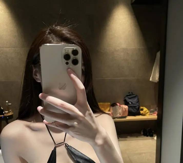 抖音百万粉丝博主我才是岚岚 维密圈付费写真视频照片-1