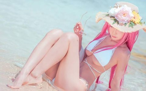 【碧蓝航线】水淼aqua性感比基尼絮库夫cosplay,海滩度假风激情上线