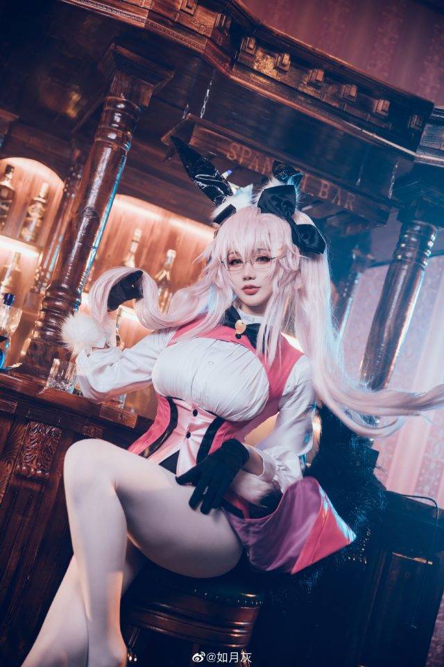 人气coser如月灰性感cosplay光之高扬斯卡娅，完美展现妩媚魅力！-1
