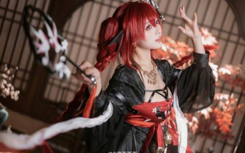 肃雨雨雨cosplay《无期迷途》伊格尼,笑容灿烂迷人