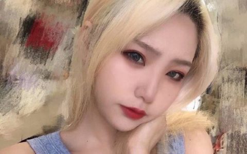 青水百合子萝莉型COS博主 – 个人资料与美图分享