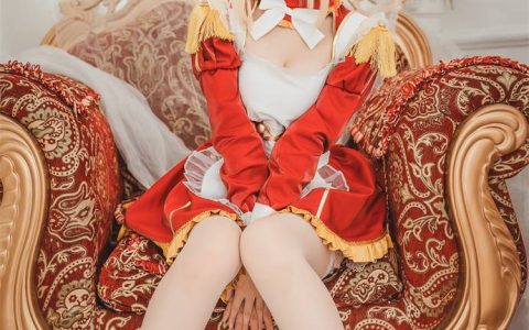 广西COS女神雯妹不讲道理现身 – 好身材惹人羡慕