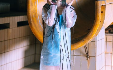 废弃游泳馆 创意 摄影 少女 非主流 个性 废墟&YiTuYu艺图语