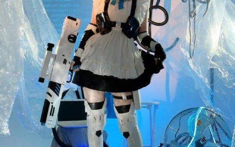 Wuli大YIMI精彩cosplay《蔚蓝档案》飞鸟马时,完美还原游戏角色魅力!