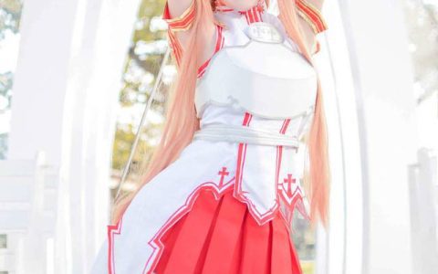 《刀剑神域》女主角亚丝娜的cosplay,Arty亚缇完美再现美丽与魅力
