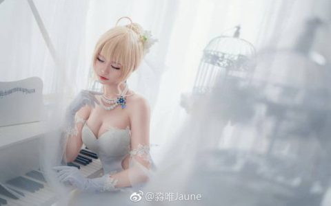 coser淼唯Jaune演绎性感“Saber Alter”阿尔托利亚