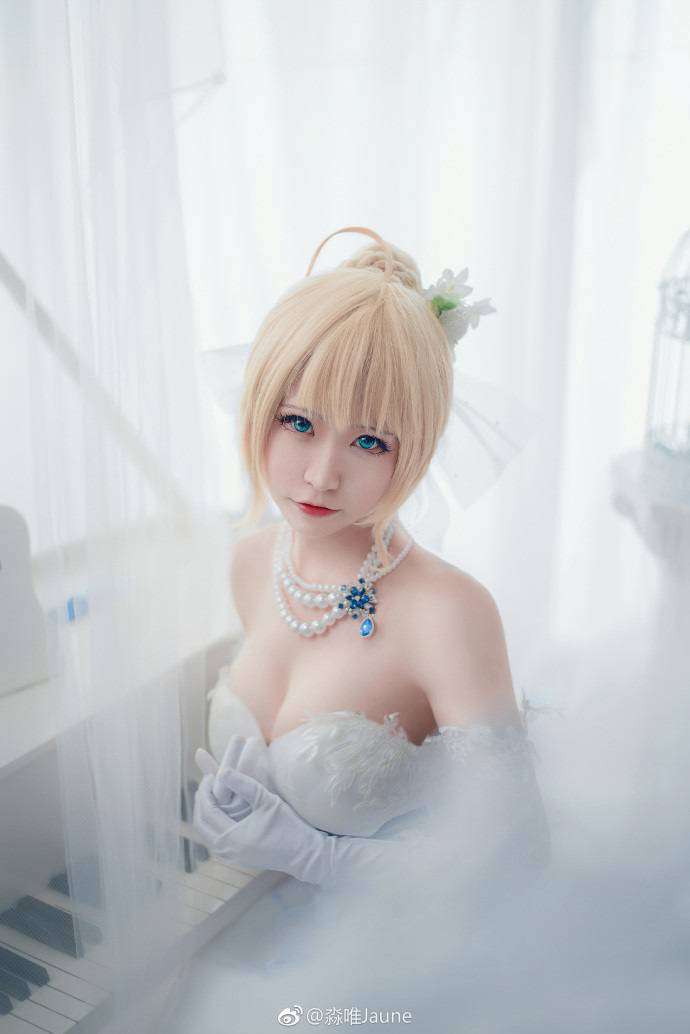 coser@淼唯Jaune在《Fate》化身婚纱版的“Saber Alter”阿尔托利亚-1