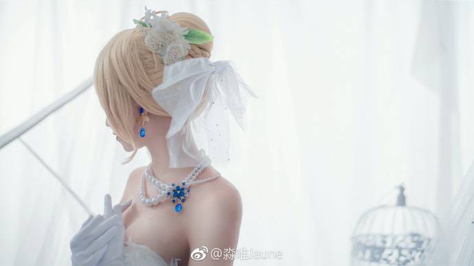 coser@淼唯Jaune在《Fate》化身婚纱版的“Saber Alter”阿尔托利亚-1