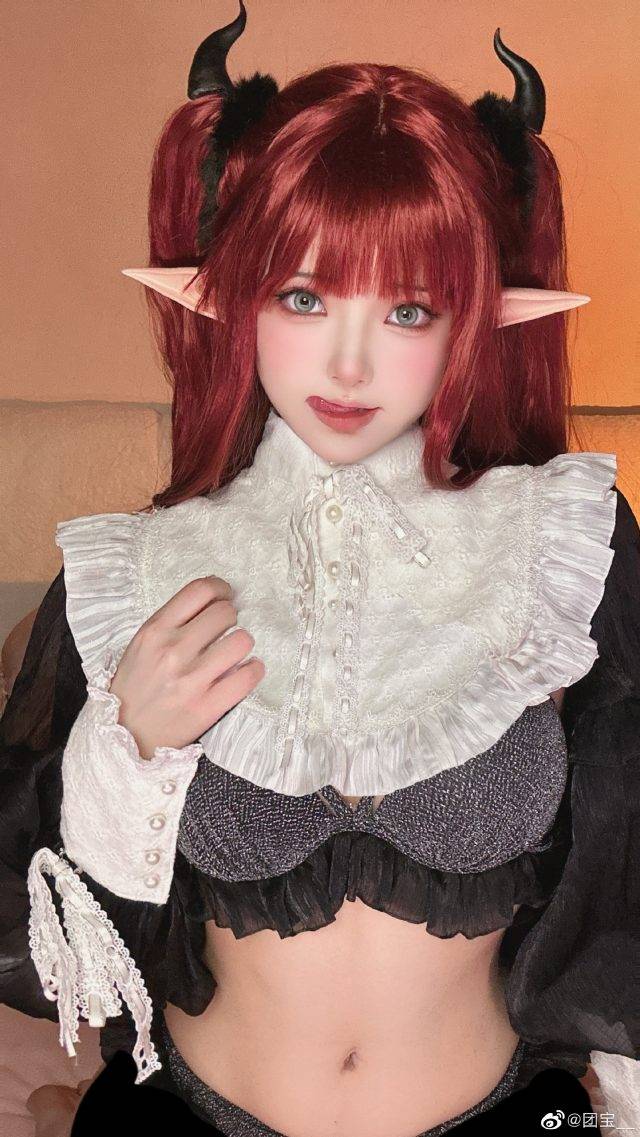 团宝_cos《更衣人偶坠入爱河》小恶魔莉兹，唤醒你的深夜幻想-1