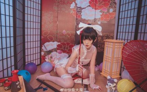 奶文文cos展现碧蓝航线高雄·獒的完美还原