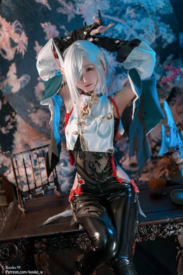 越南萌妹Kuuko_Wcosplay申鹤，视觉冲击引爆心跳-1
