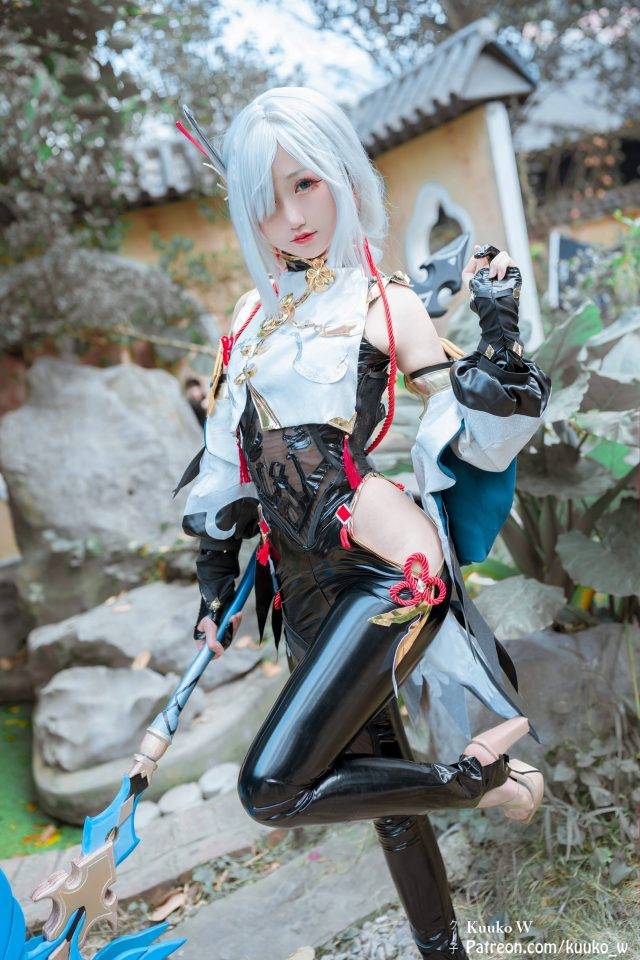 越南萌妹Kuuko_Wcosplay申鹤，视觉冲击引爆心跳-1