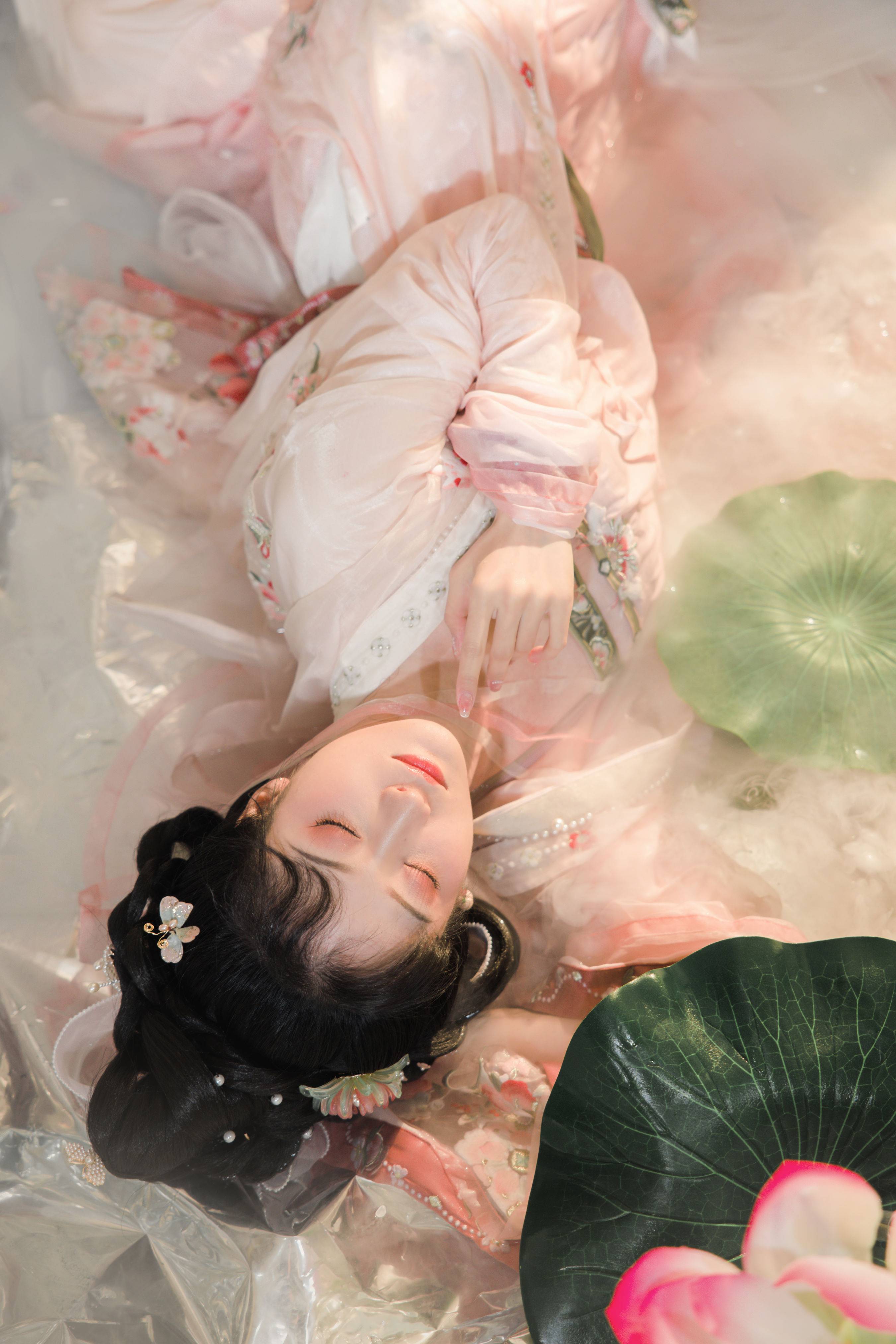 水芙蓉 古风 荷花 美人写真&YiTuYu艺图语-3