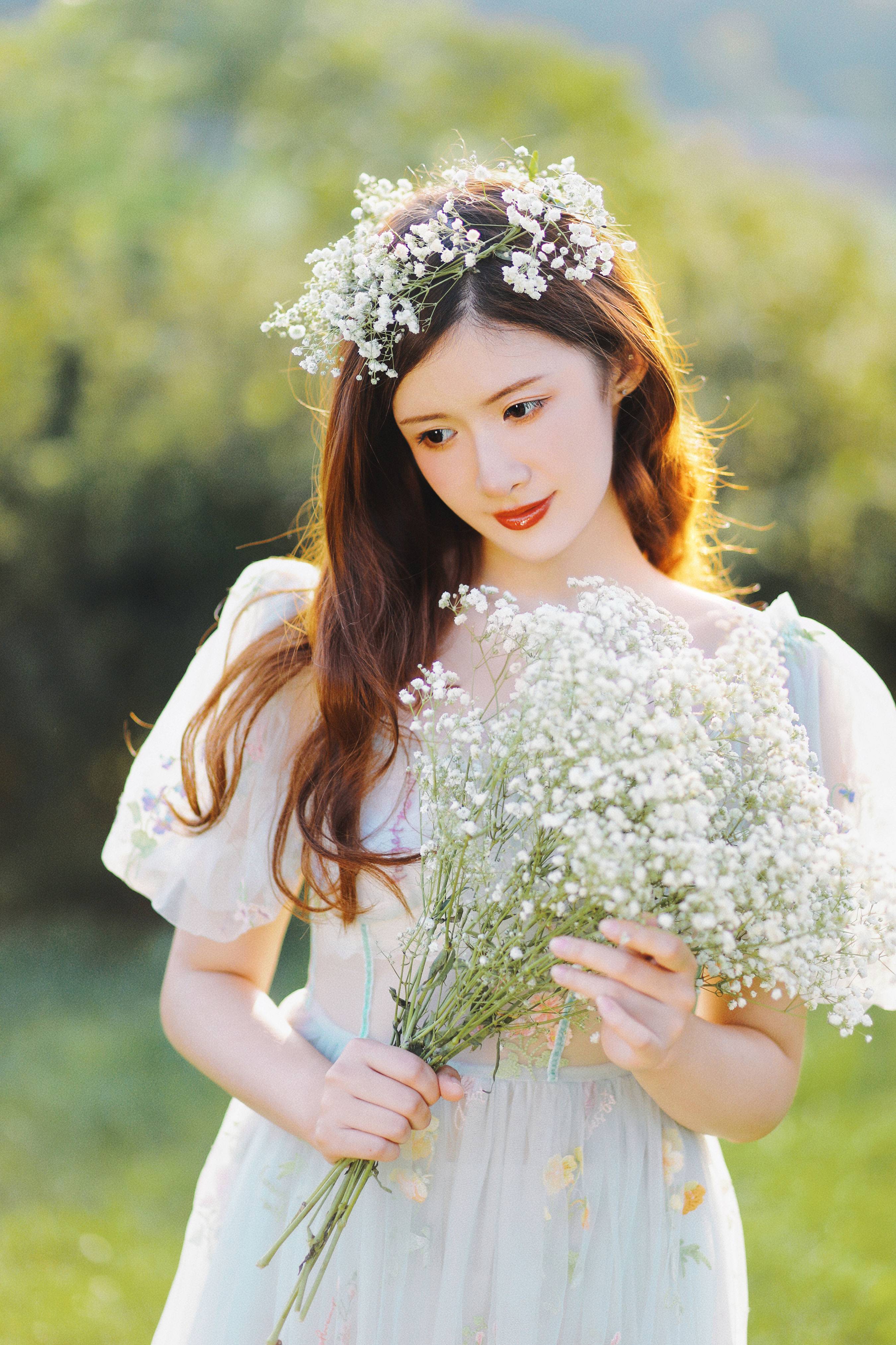 她在夕阳里 唯美 精美 小清新 养眼 女神 治愈系 漂亮 优美 优雅 夕阳 花&YiTuYu艺图语-4