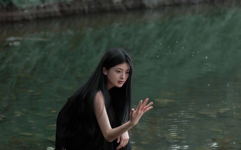 安静的绿 精美 意境 漂亮 优美 优雅 模特 树林 少女 情绪 绿色&YiTuYu艺图语