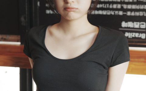 咖啡屋里的素颜女孩 模特 人像 女生&YiTuYu艺图语