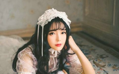 大眼睛美女蕾丝连衣裙精致漂亮室内写真 极品美女私密写真图片&YiTuYu艺图语